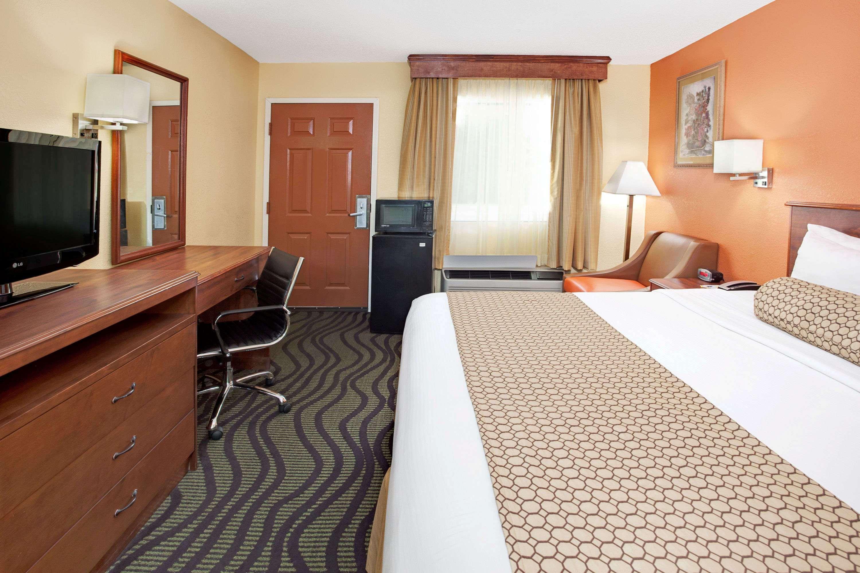 Days Inn By Wyndham Acworth Exteriér fotografie